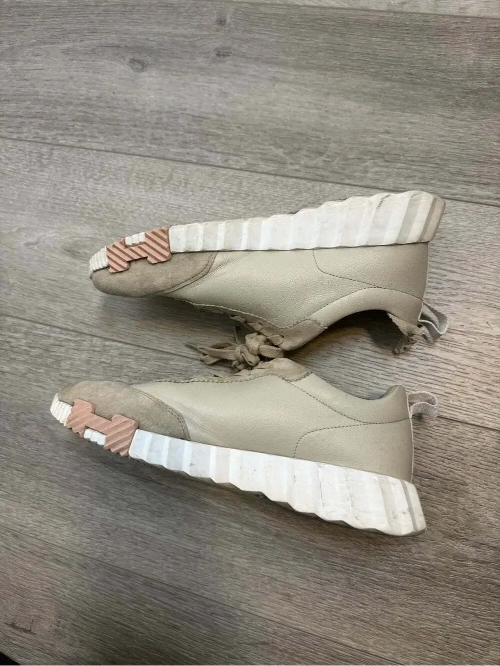 Hermes’ bouncing goatskin suede sneakers beige size 39